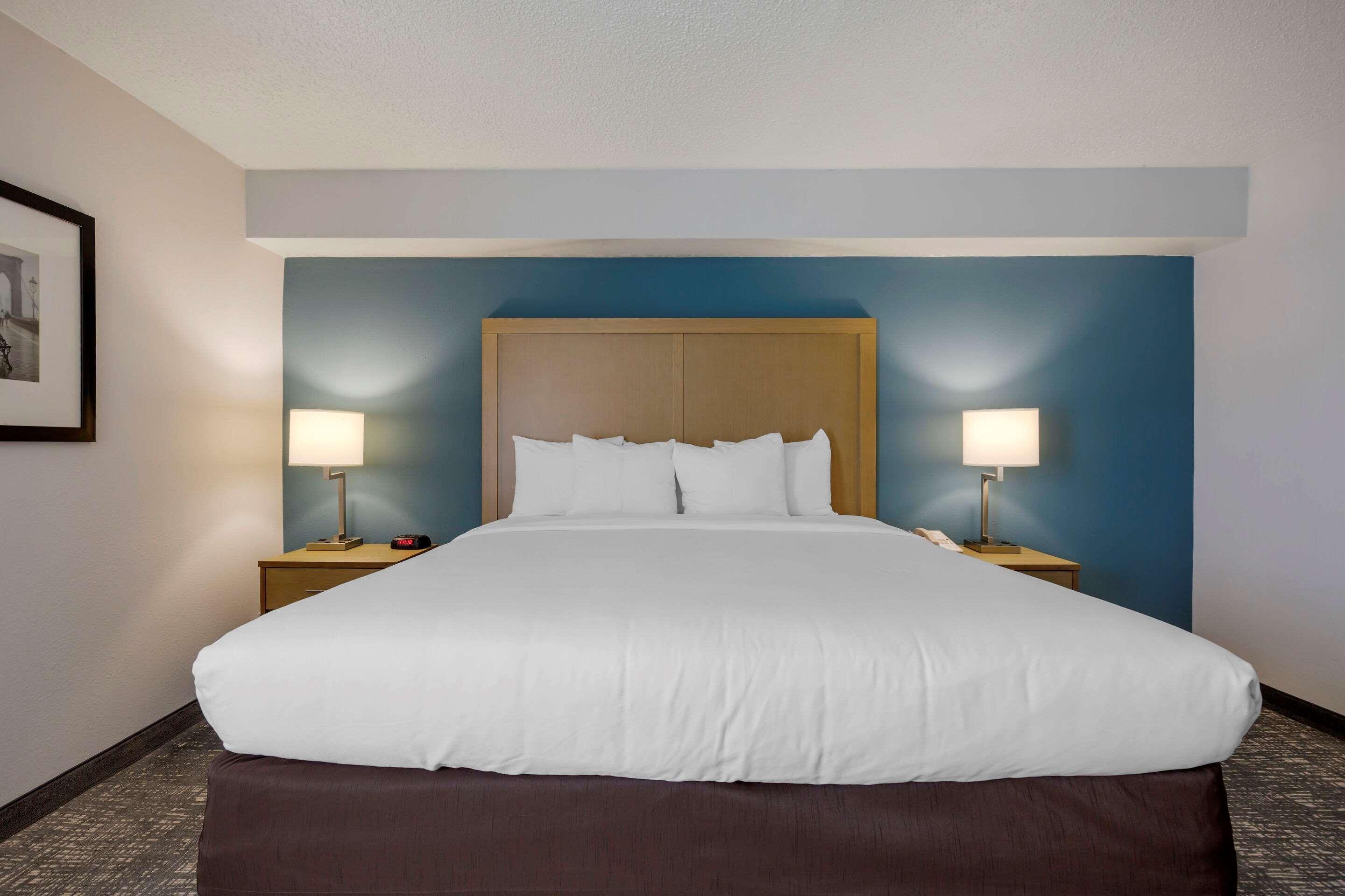 Comfort Inn & Suites Alexandria West Extérieur photo