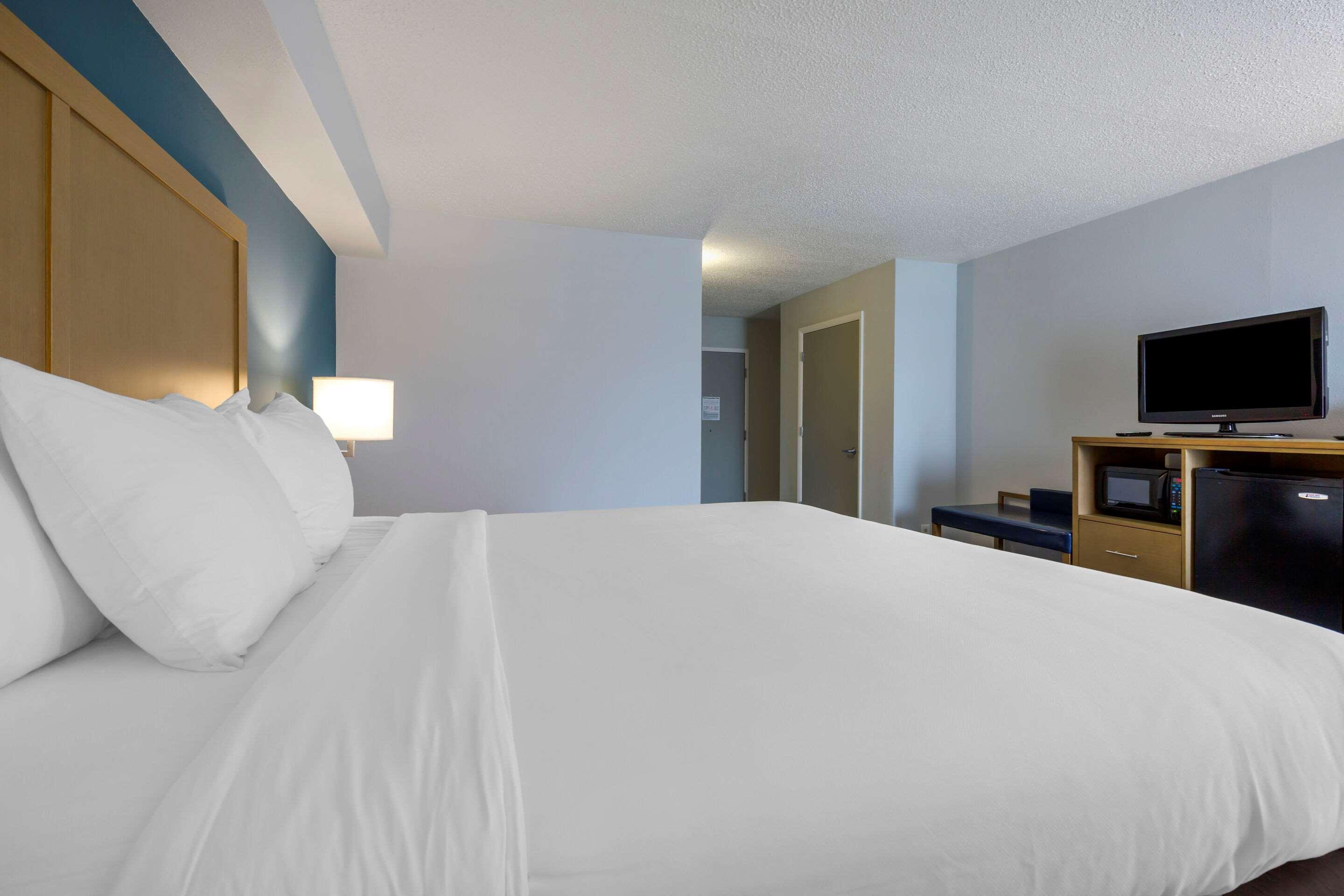 Comfort Inn & Suites Alexandria West Extérieur photo