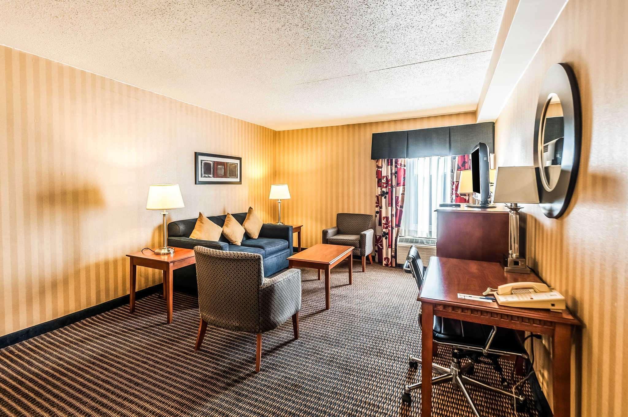 Comfort Inn & Suites Alexandria West Extérieur photo