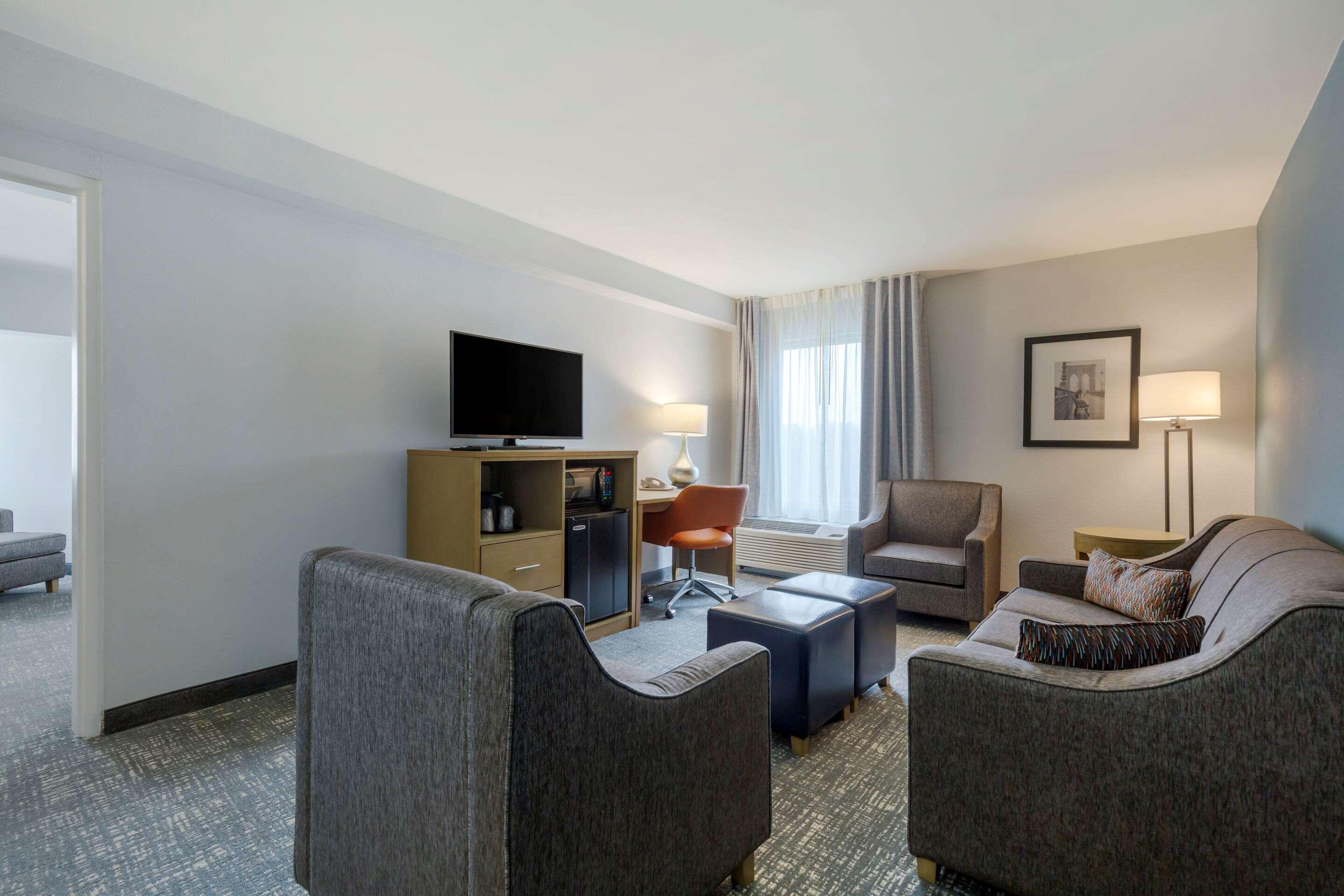 Comfort Inn & Suites Alexandria West Extérieur photo