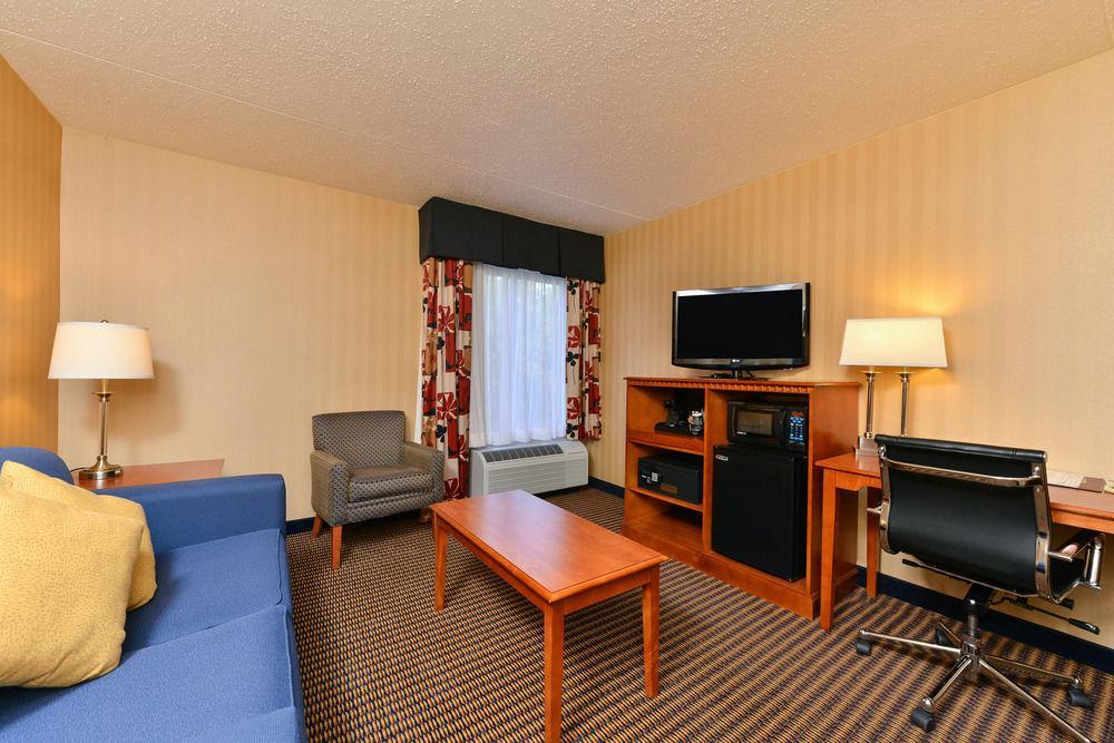 Comfort Inn & Suites Alexandria West Extérieur photo