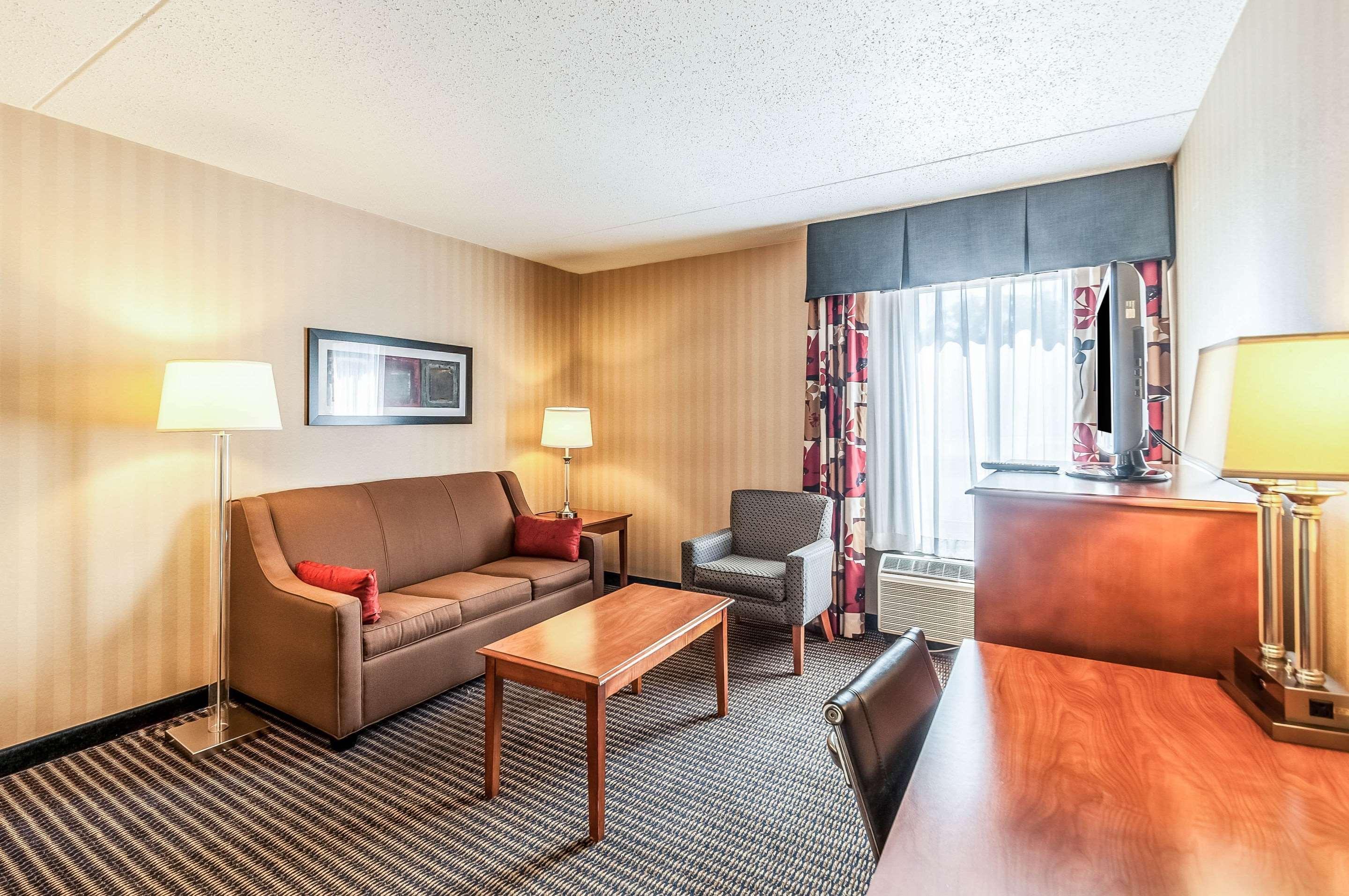 Comfort Inn & Suites Alexandria West Extérieur photo