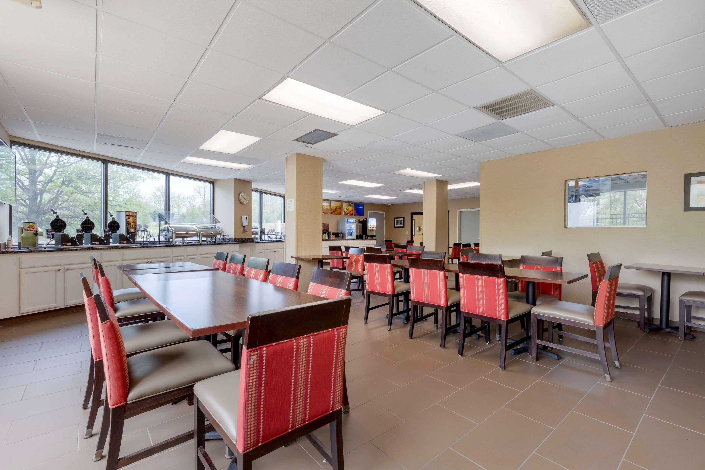 Comfort Inn & Suites Alexandria West Extérieur photo