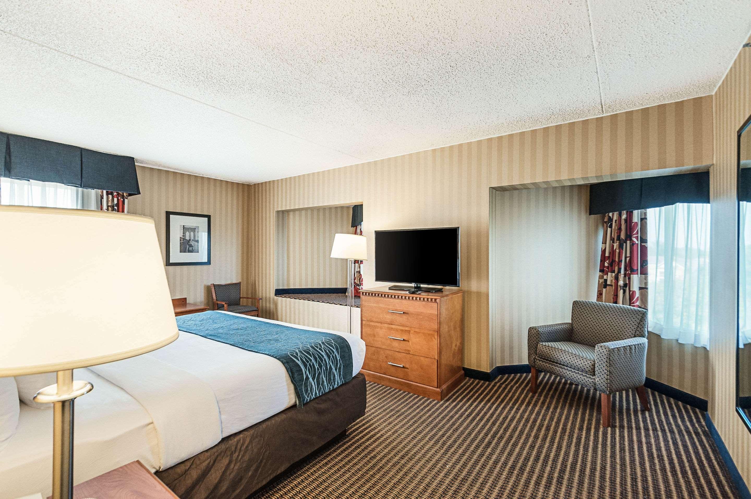 Comfort Inn & Suites Alexandria West Extérieur photo